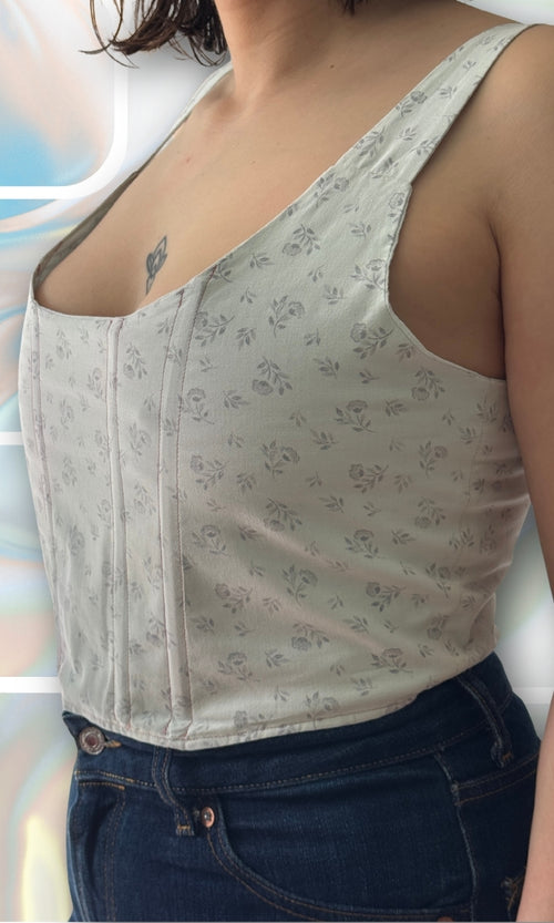 Corset blanc à fleurs bleues